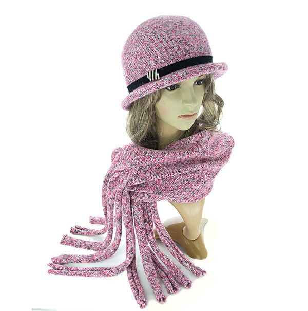 eleancki-kapelusz-damski-zimowy-rozowy